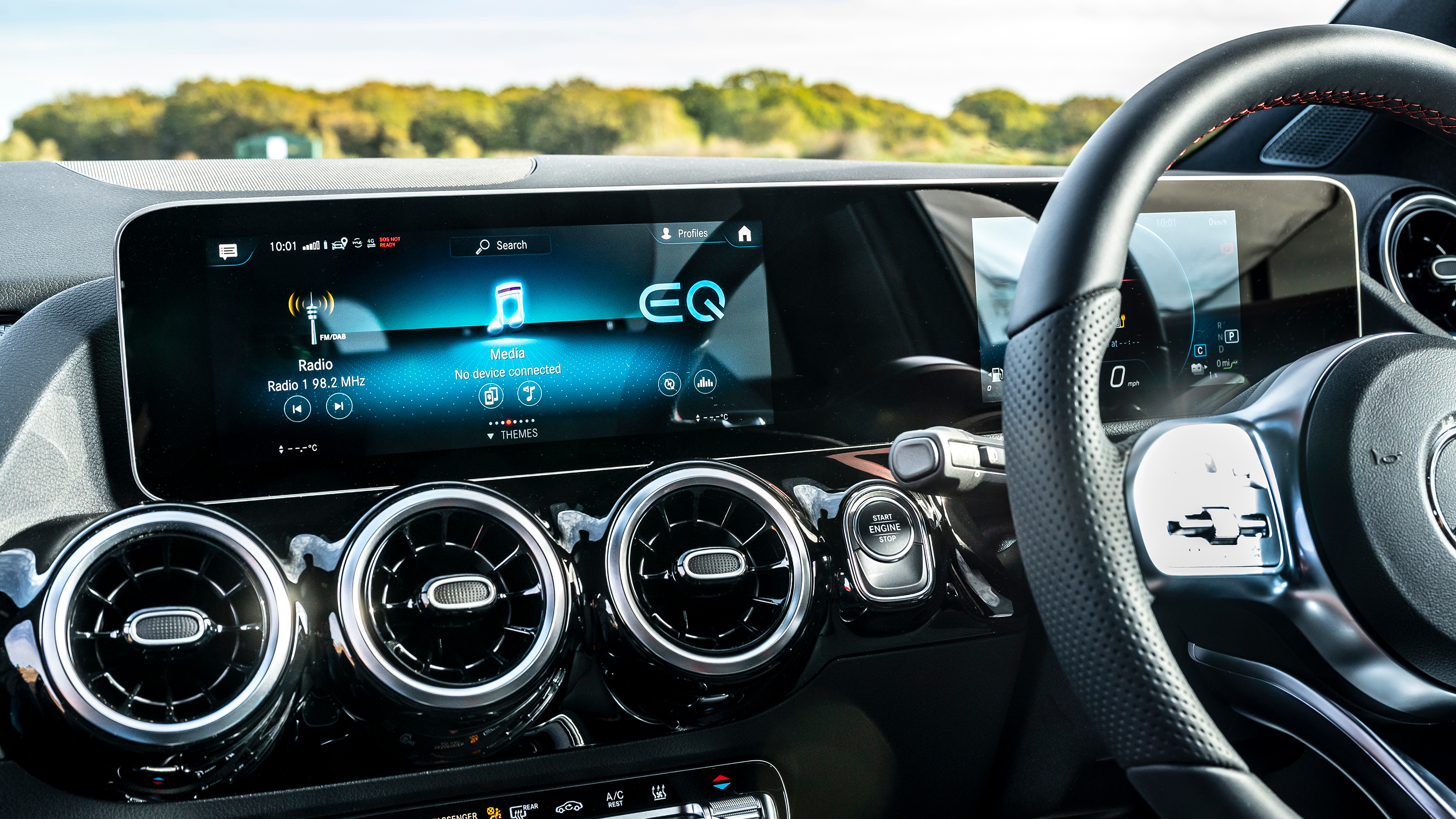 Mercedes GLA 250 e - dash