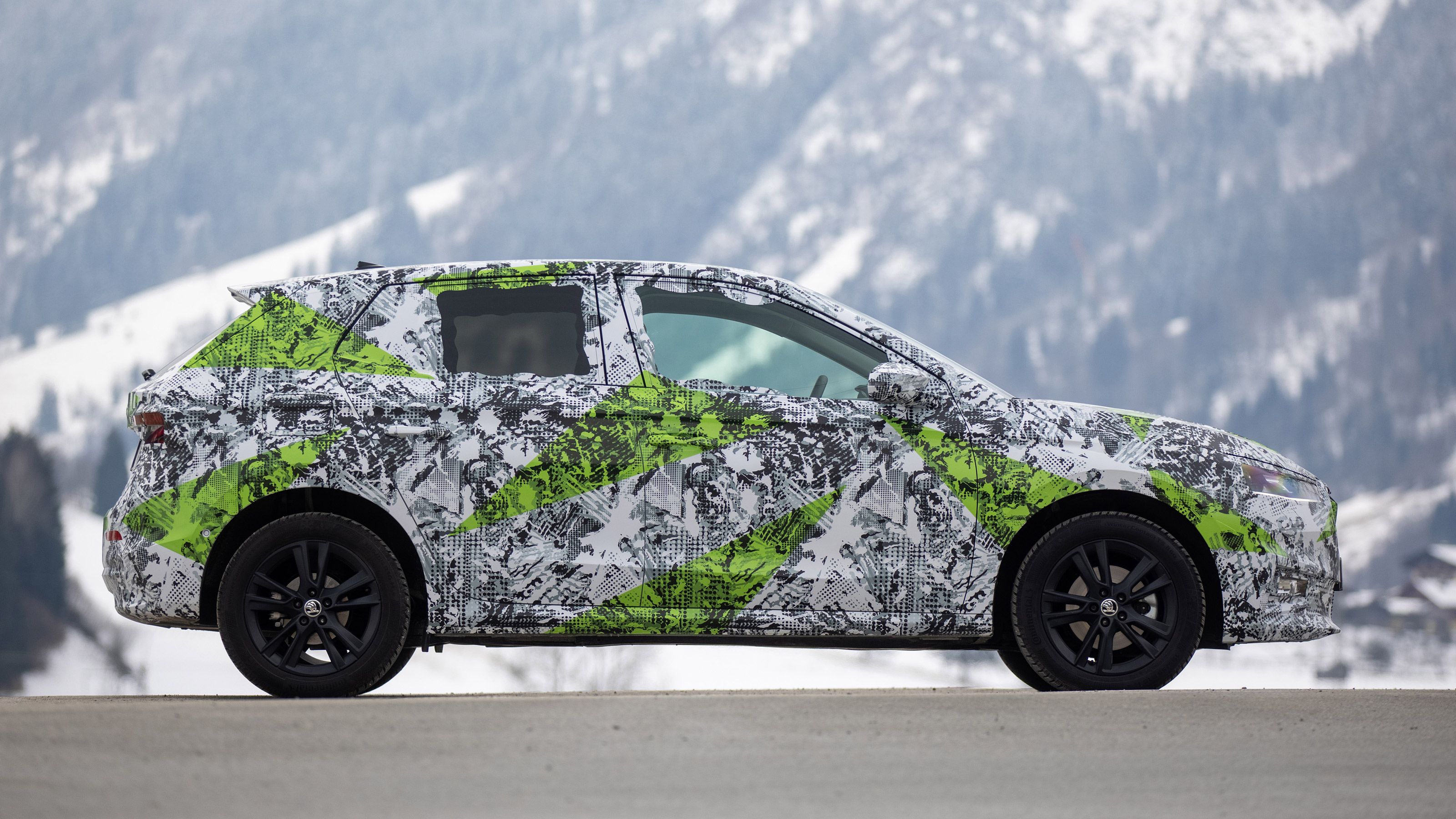 Skoda Fabia prototype - side static