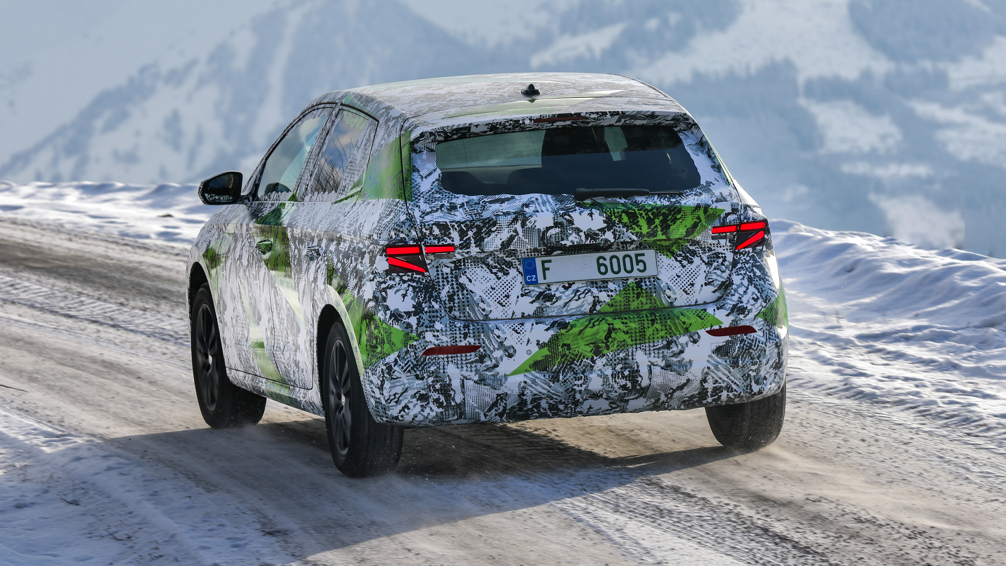 Skoda Fabia prototype - rear tracking