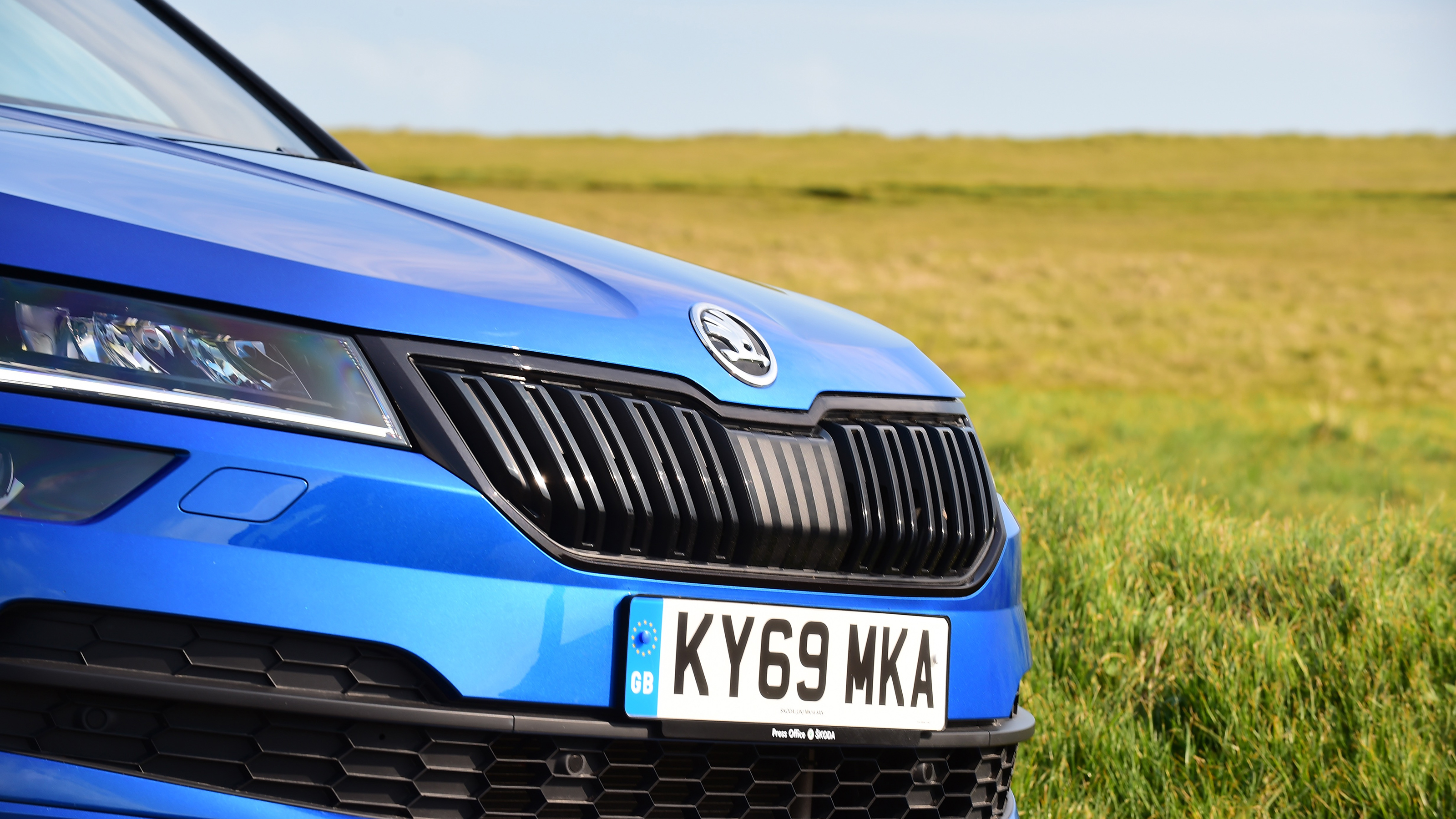 Skoda Karoq - grille