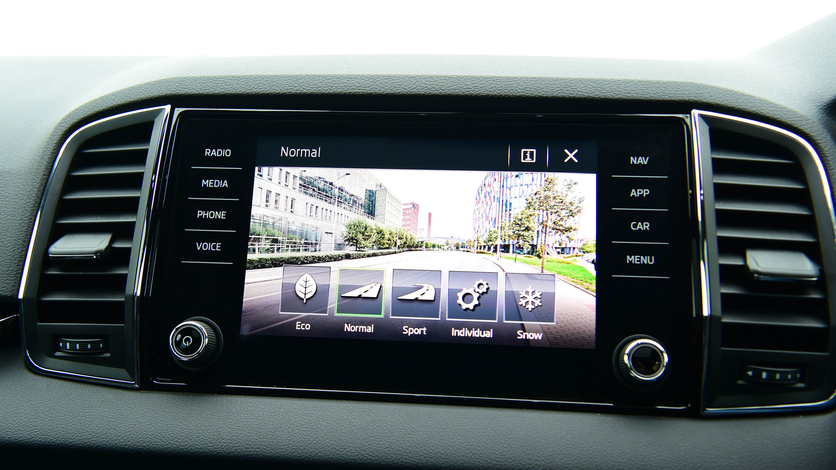 Skoda Karoq - screen
