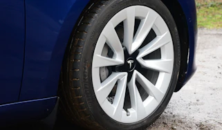 Tesla Model 3 Long Range - wheel