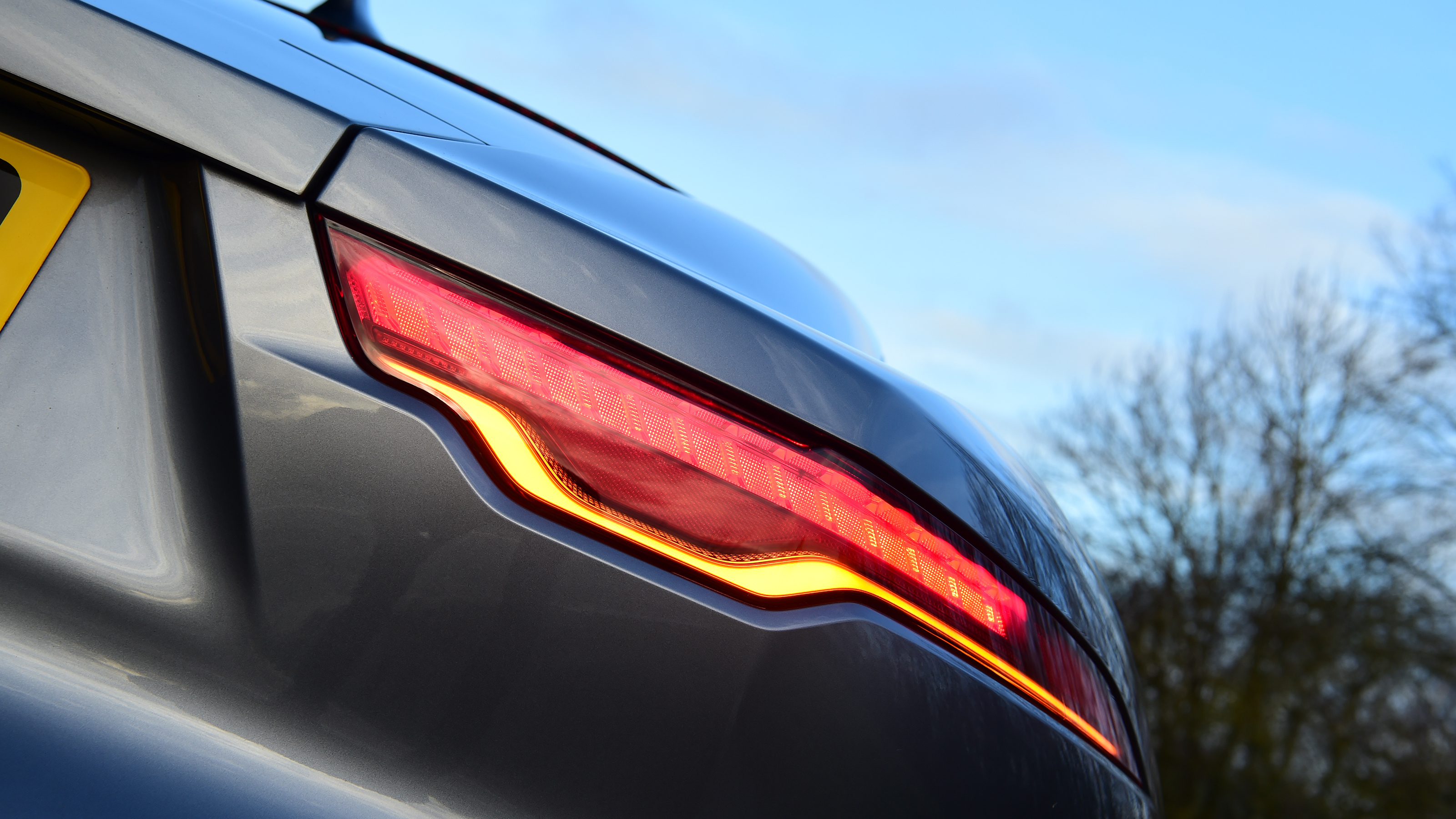 Jaguar F-Type - brake light