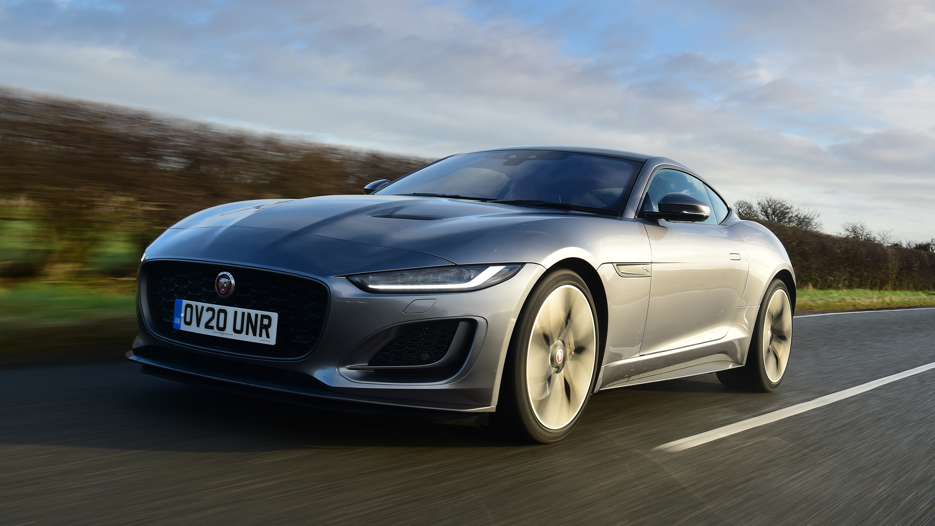 Jaguar F-Type - front tracking