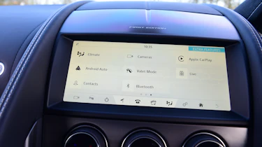 Jaguar F-Type - screen