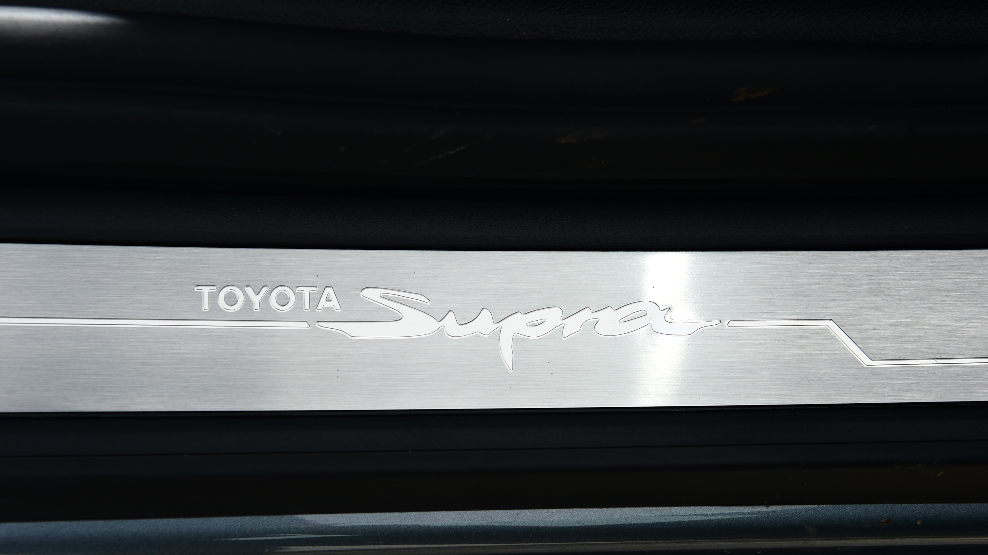 Toyota Supra - sill