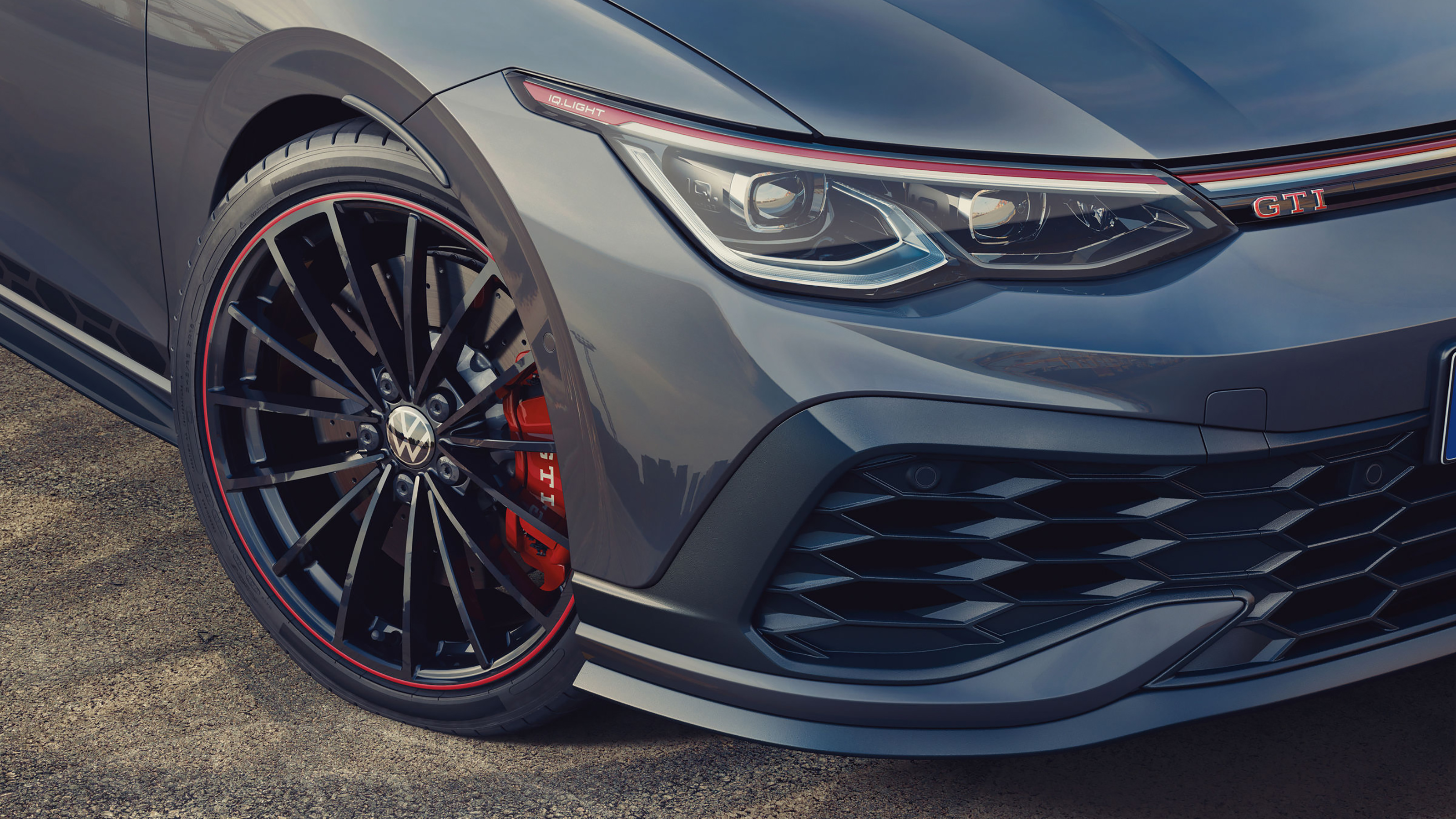 Volkswagen Golf GTI Clubsport 45 - headlight