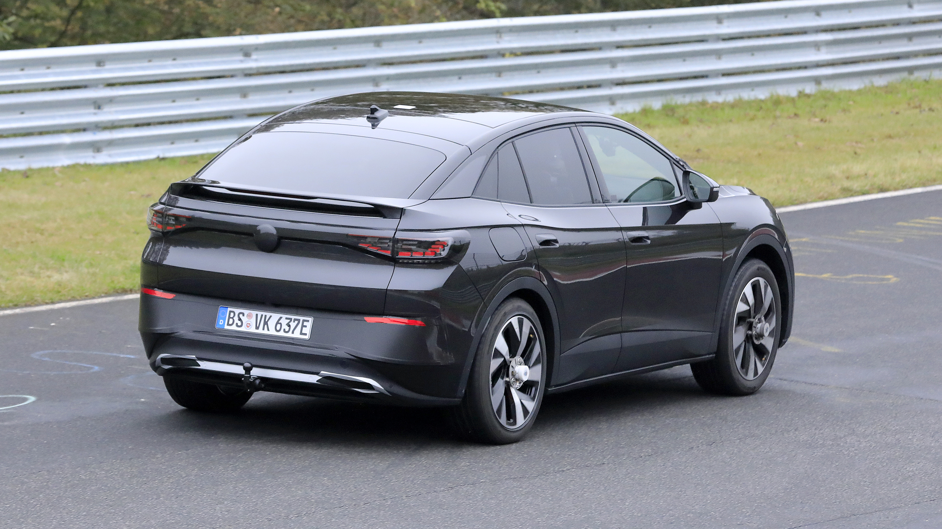 Volkswagen iD.5 spy - rear