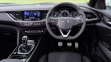 Vauxhall Insignia 1.5 diesel - dash