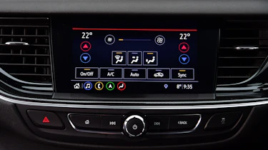 Vauxhall Insignia 1.5 diesel - infotainment