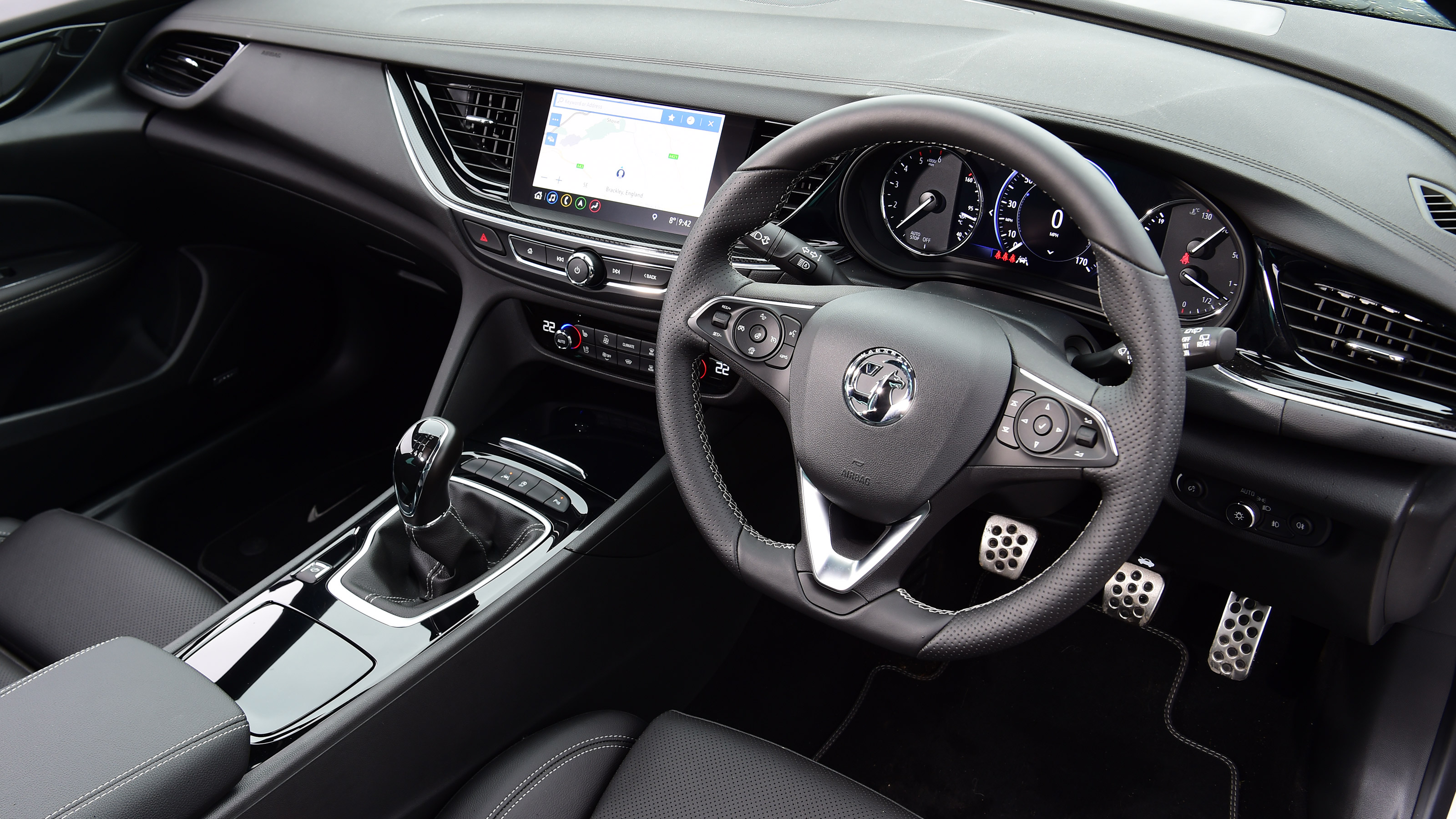 Vauxhall Insignia 1.5 diesel - cabin