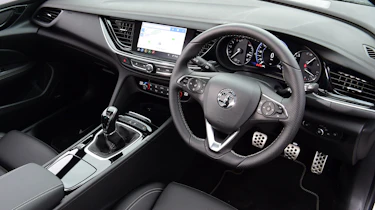 Vauxhall Insignia 1.5 diesel - cabin