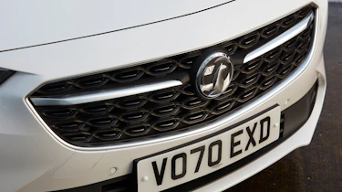 Vauxhall Insignia GSi - grille