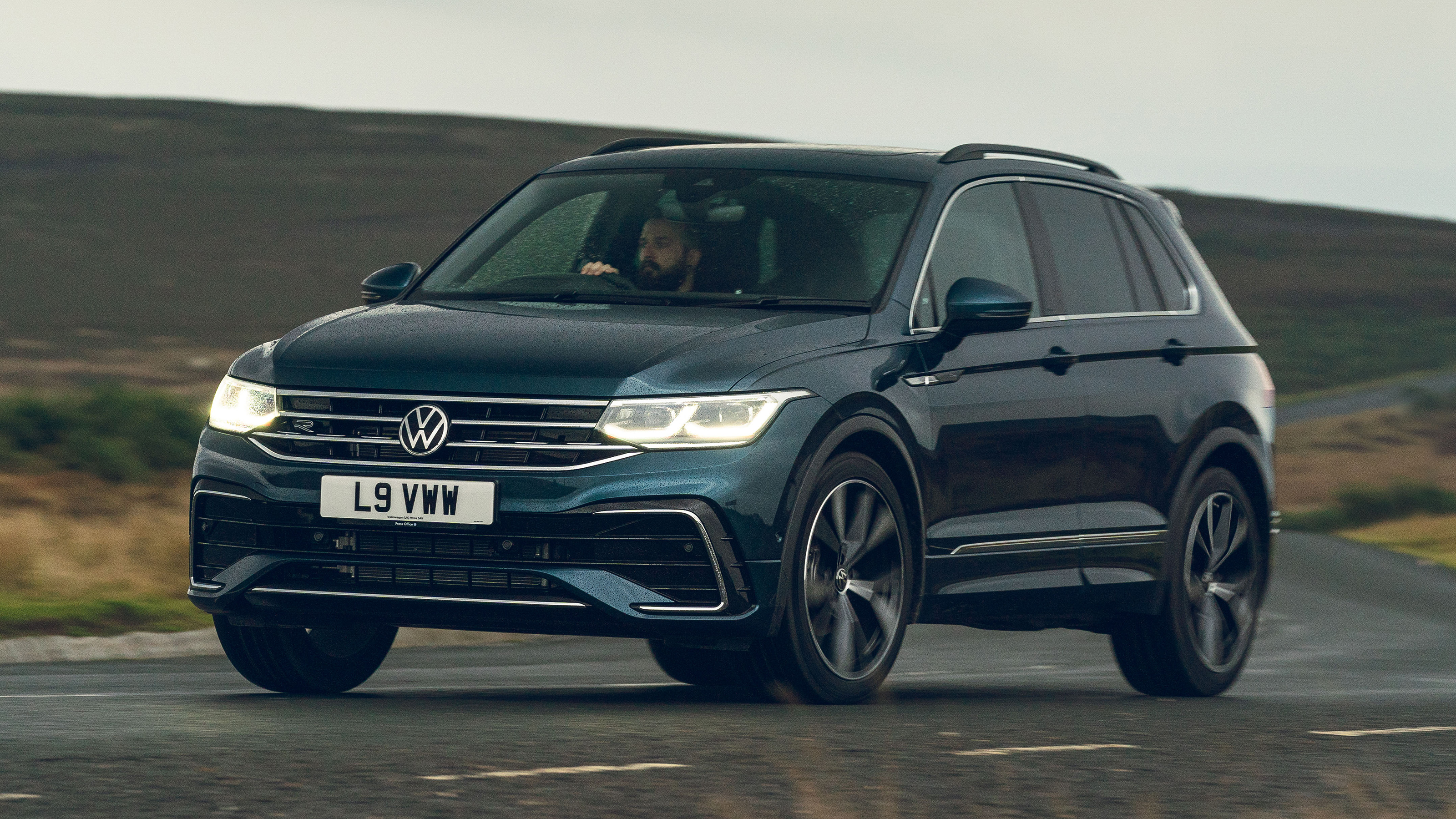 Volkswagen Tiguan 2021 petrol - front cornering