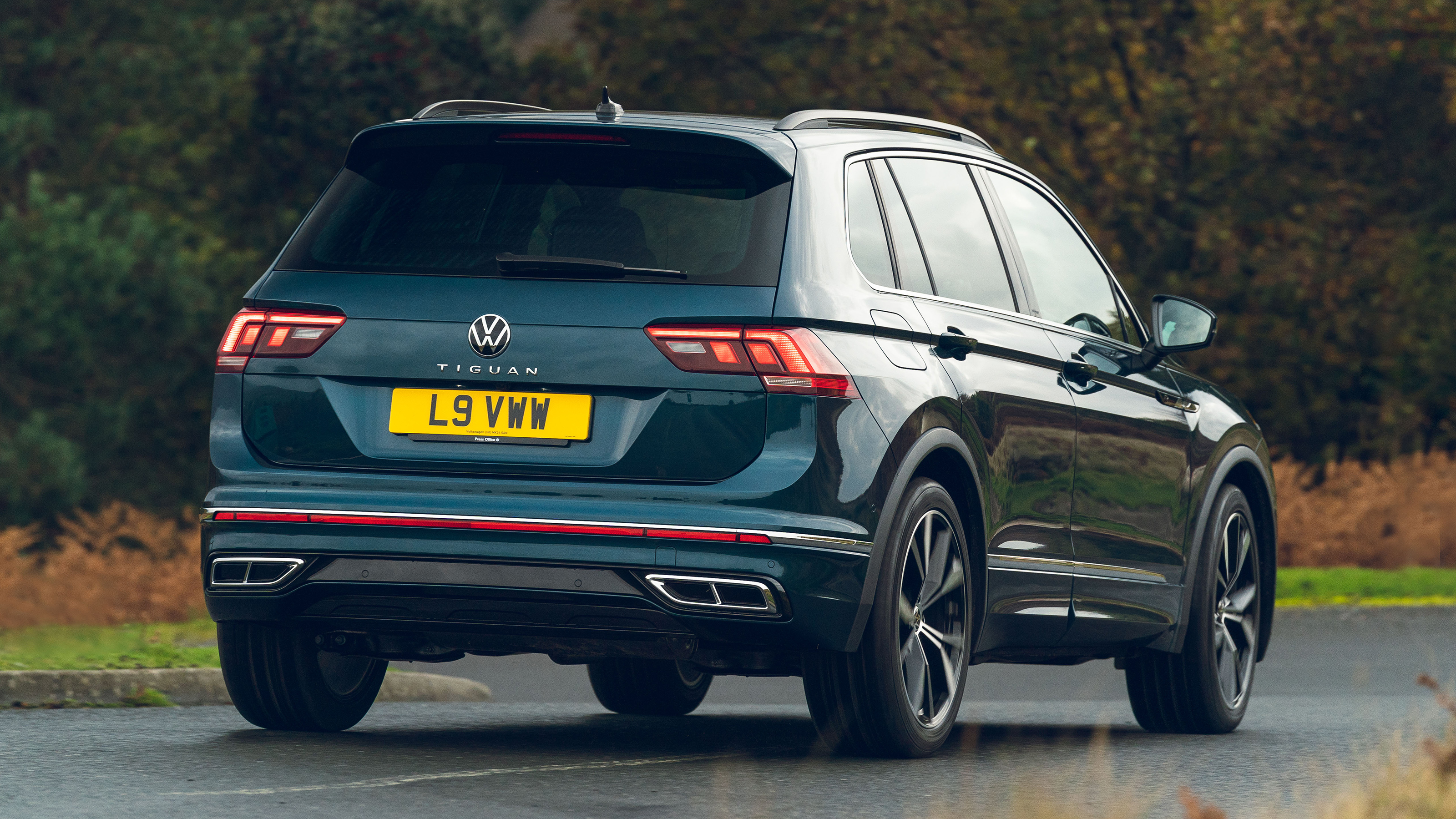 Volkswagen Tiguan 2021 petrol - rear cornering