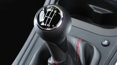 Manual gear