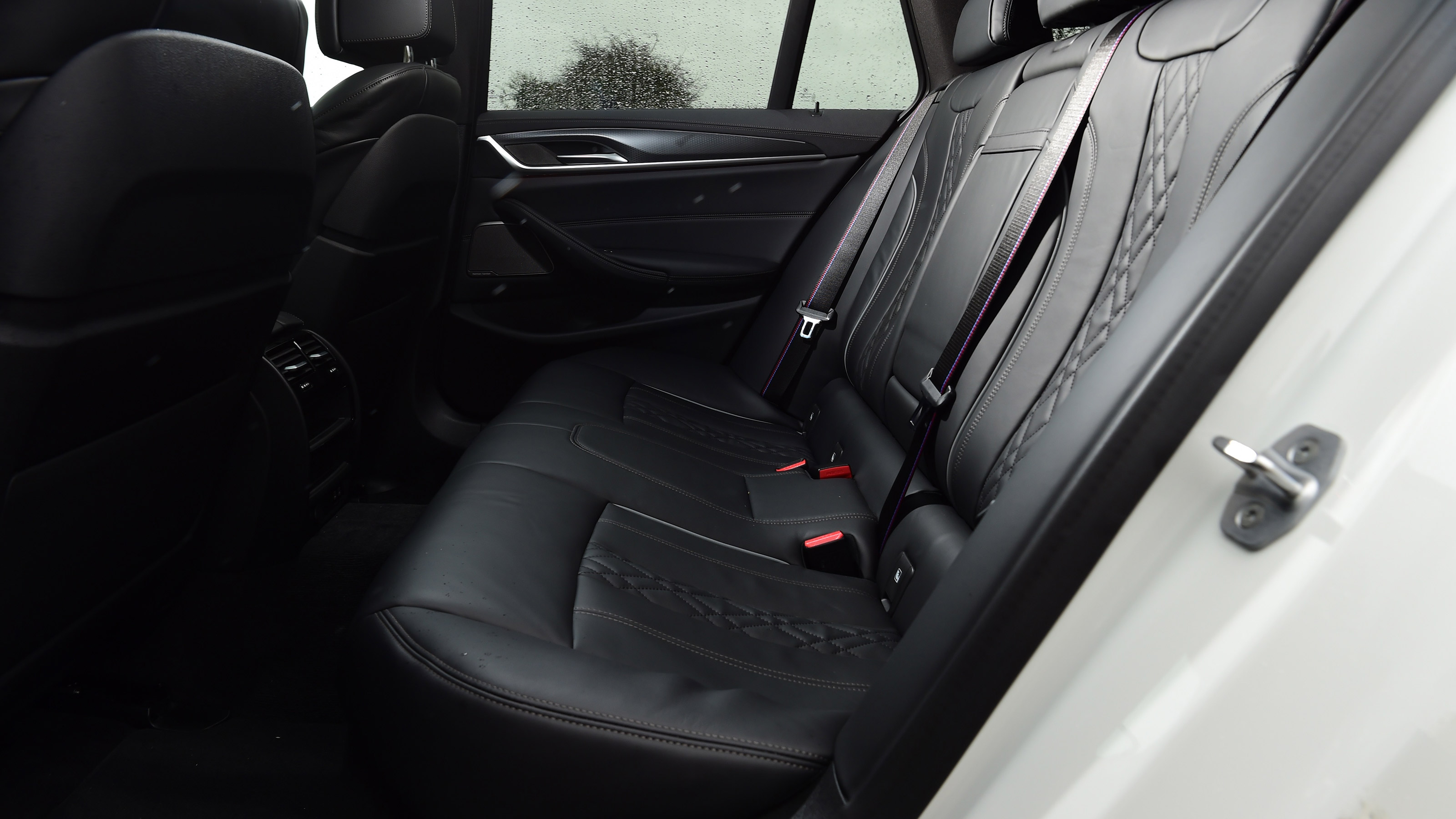 BMW 530d Touring - rear seats