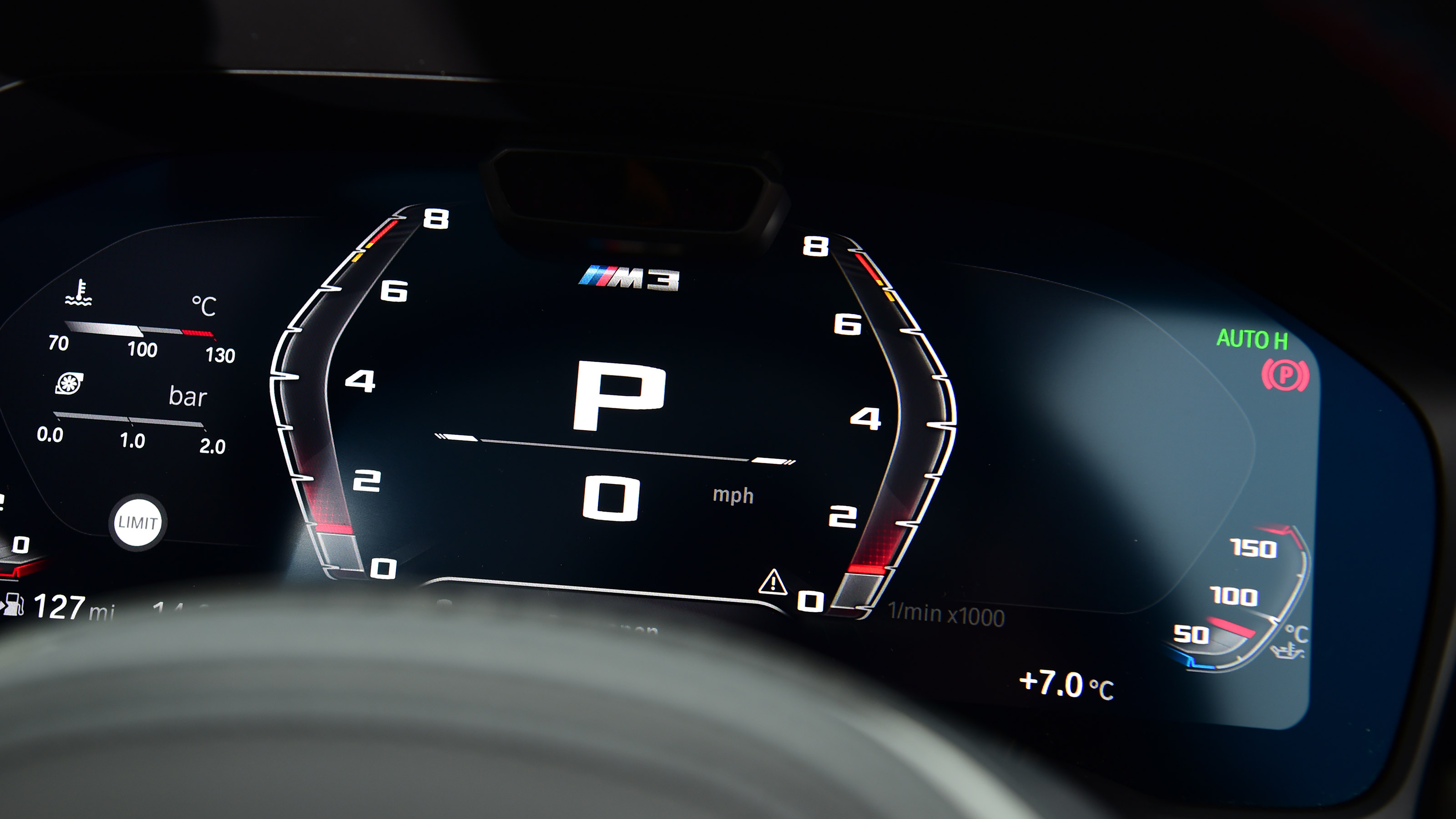 BMW M3 Competition - dials