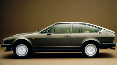 Alfa Romeo GTV6 - side static