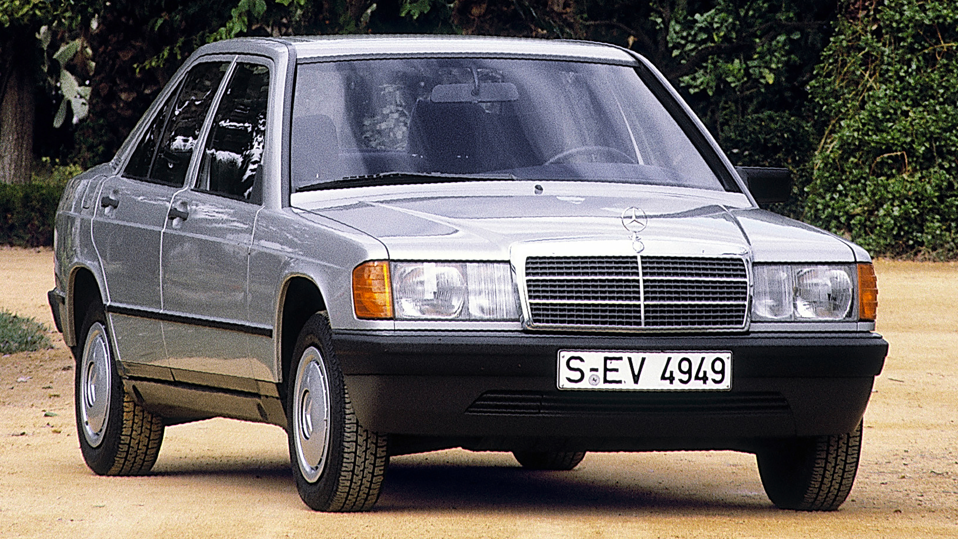 Mercedes 190 - front static