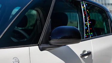 Fiat 500L Google - side detail