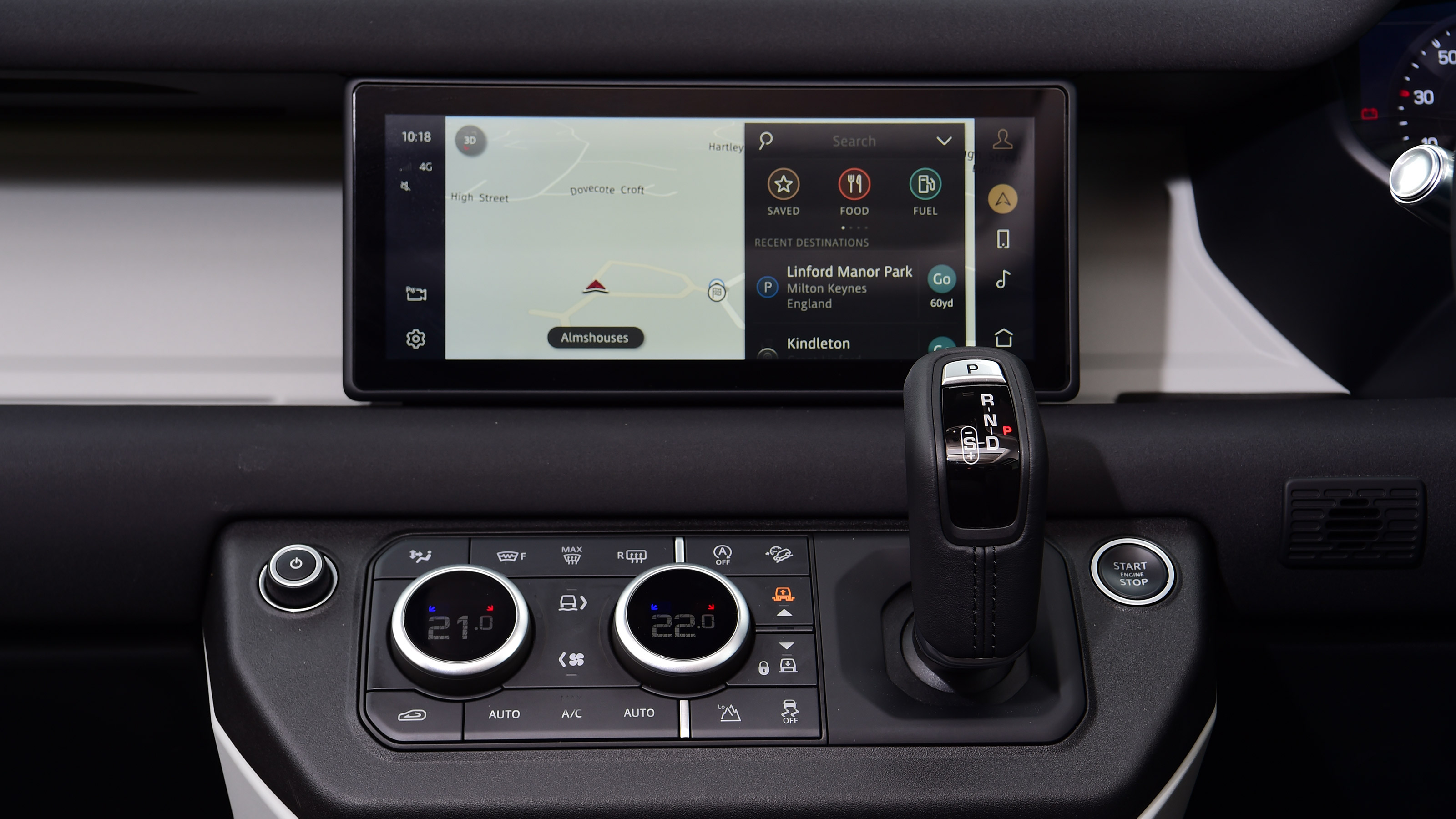 Land Rover Defender 90 D250 - centre console