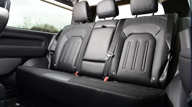 Land Rover Defender 90 D250 - rear seats