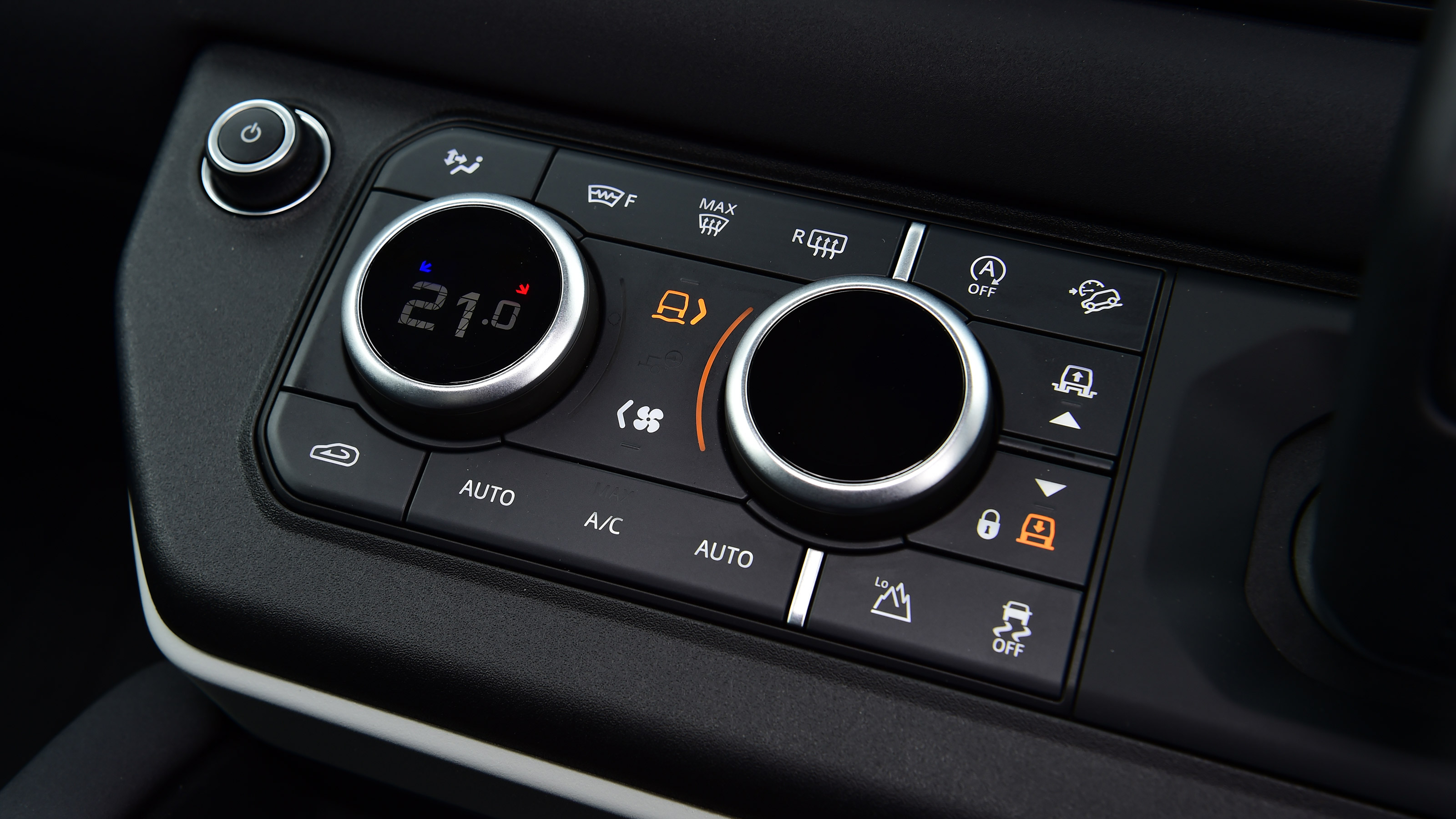 Land Rover Defender 90 D250 - controls