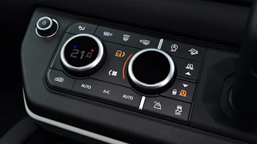 Land Rover Defender 90 D250 - controls