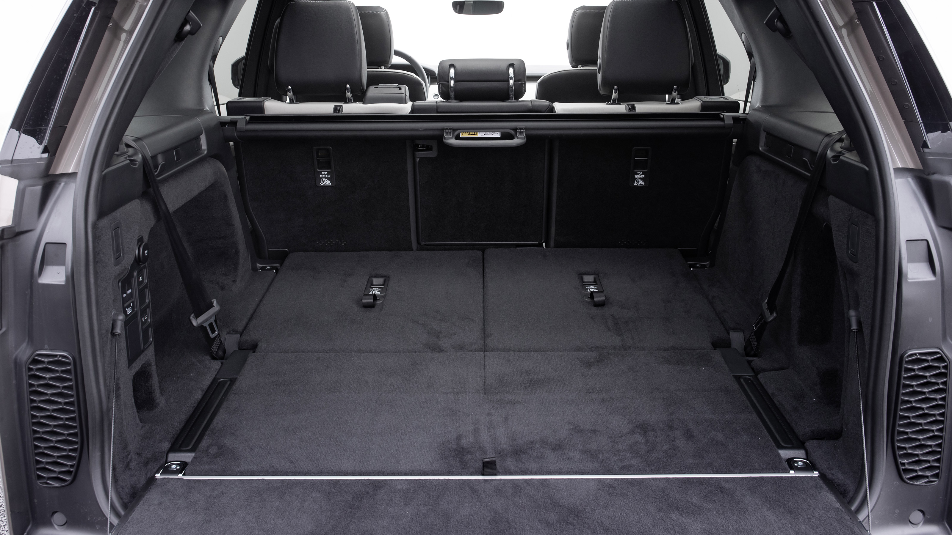 Land Rover Discovery - boot