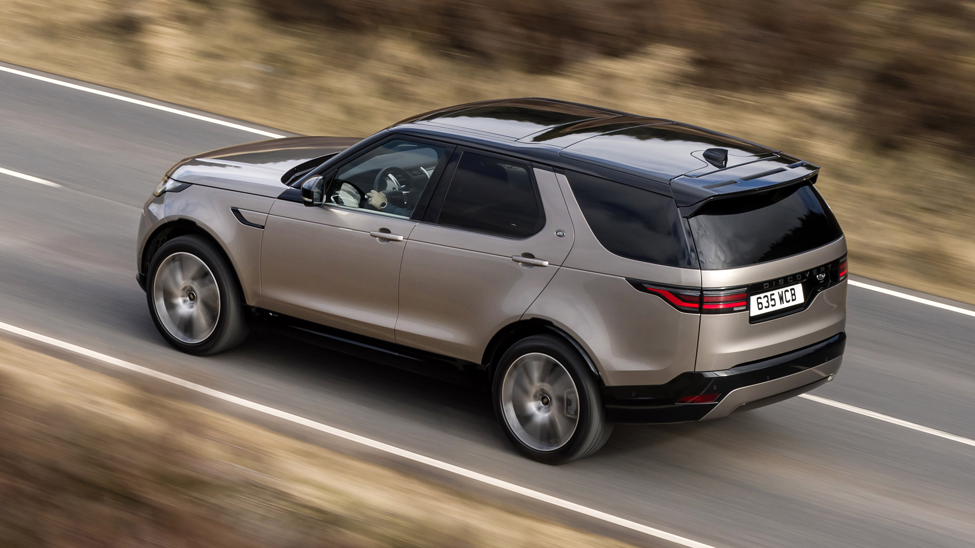 Land Rover Discovery - rear action