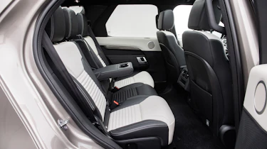 Land Rover Discovery - rear seats