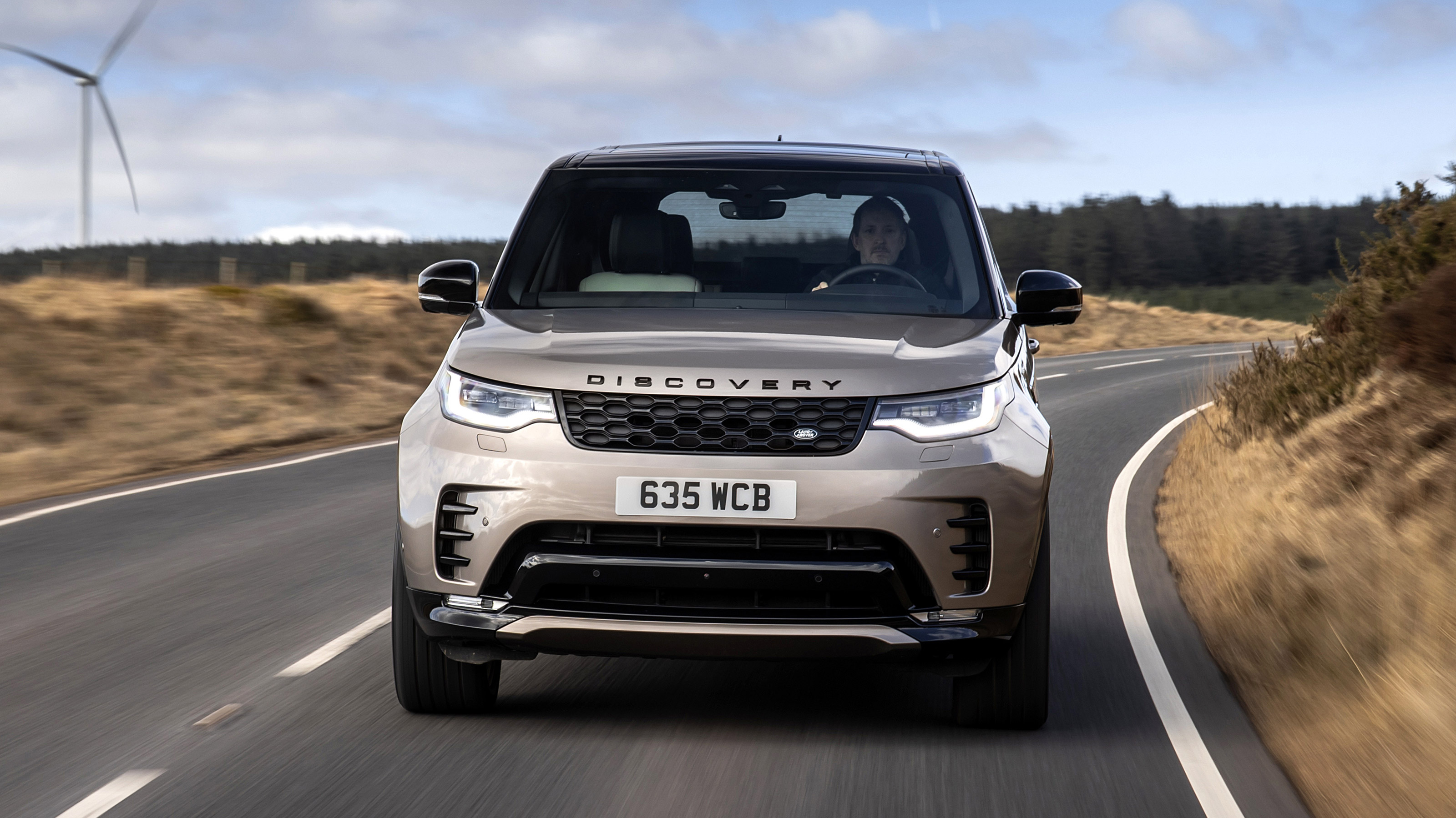 Land Rover Discovery - full front
