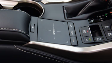 Lexus NX - centre console