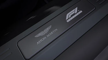 Aston Martin Vantage F1 Edition - sill