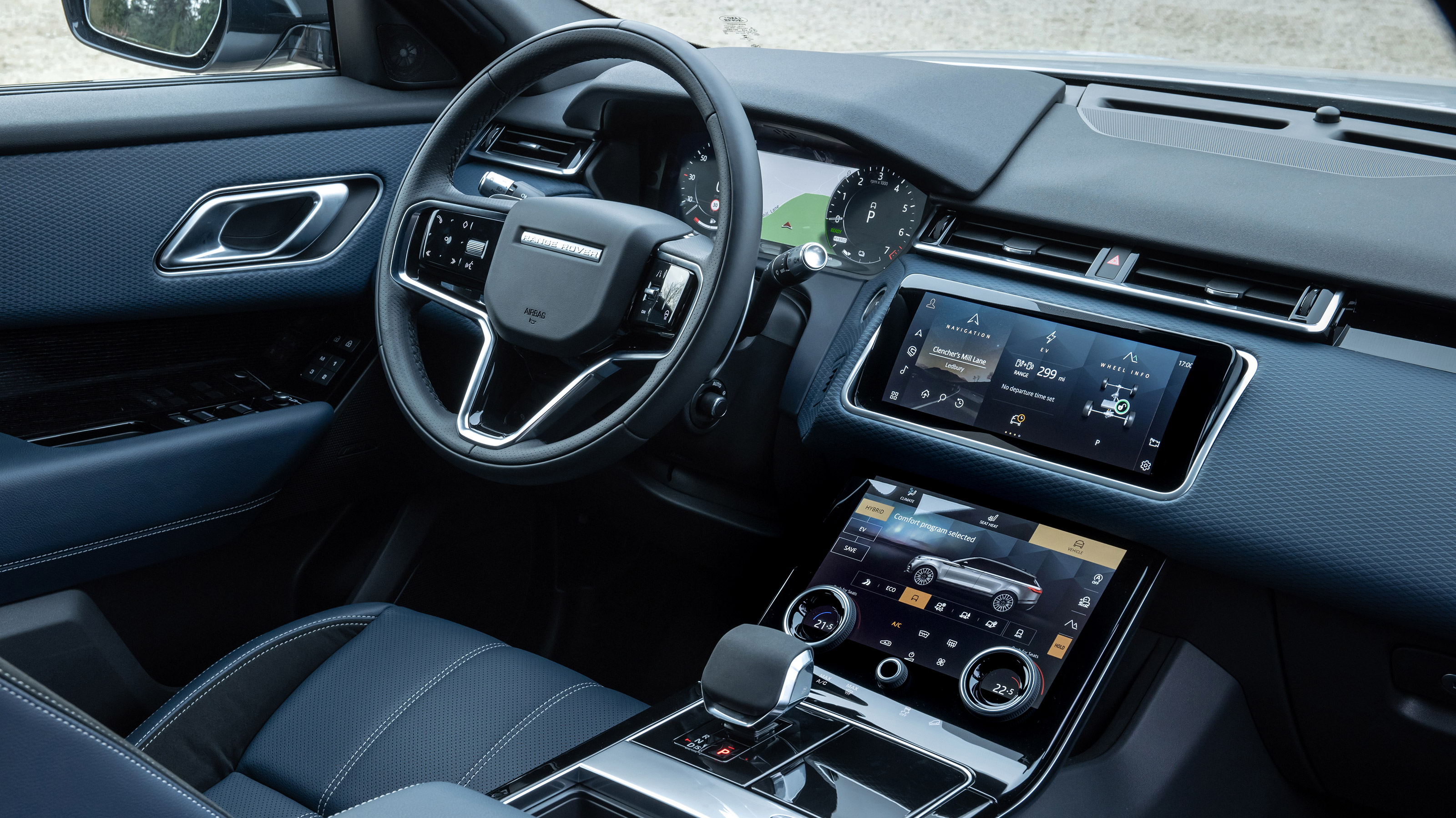 Range Rover Velar P400e - cabin