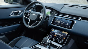 Range Rover Velar P400e - cabin