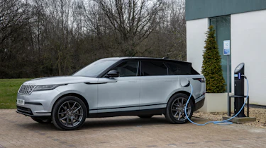 Range Rover Velar P400e - charging