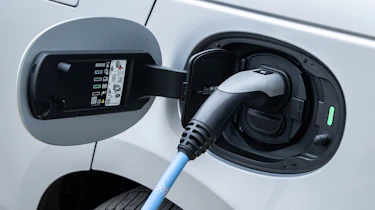 Range Rover Velar P400e - cable