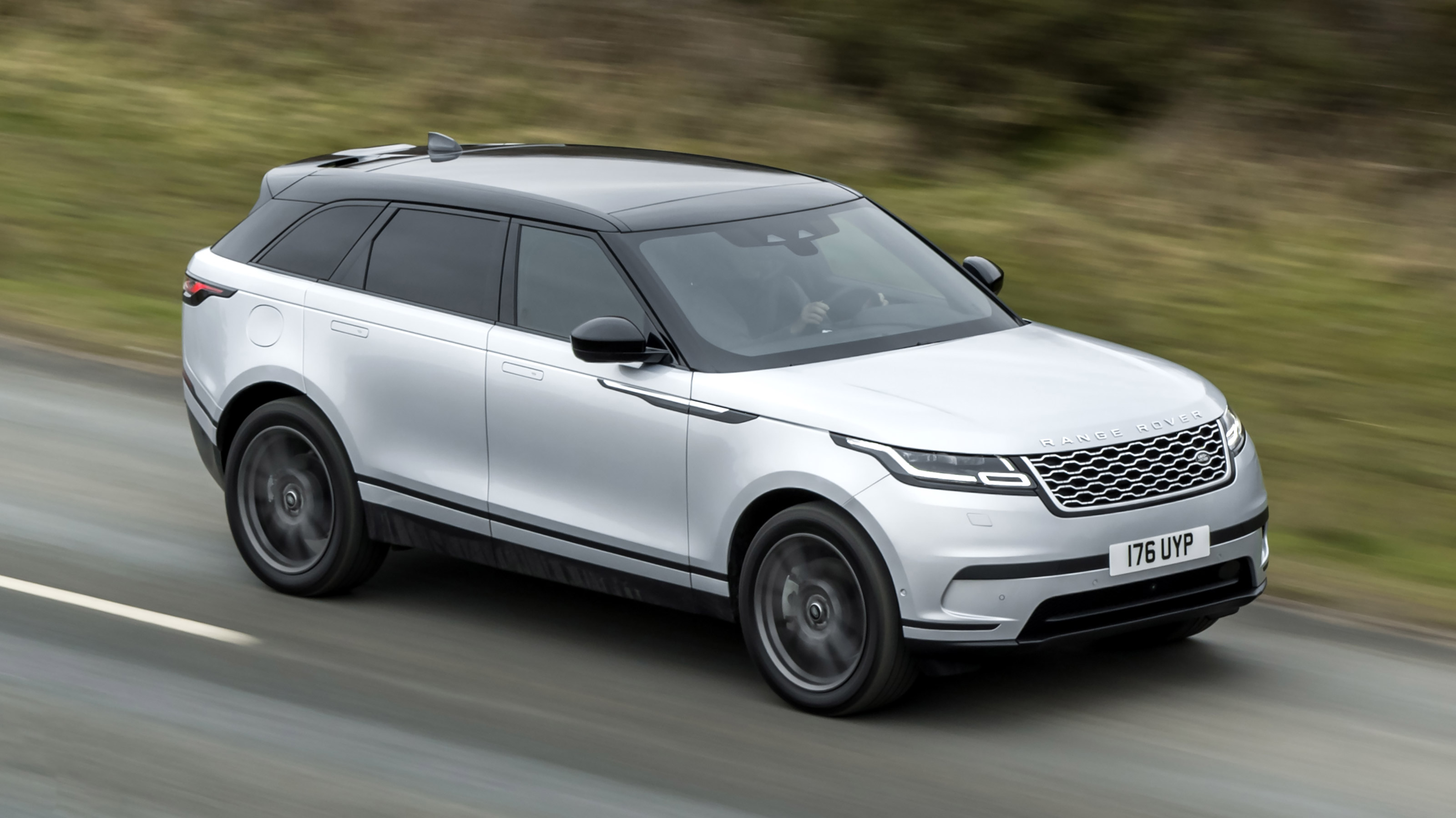 Range Rover Velar P400e - front above