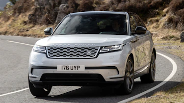 Range Rover Velar P400e - front cornering