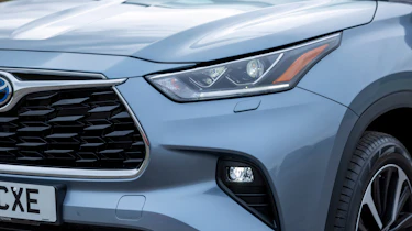 Toyota Highlander - front light