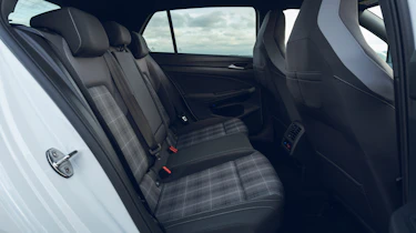 Volkswagen Golf GTD - rear seats