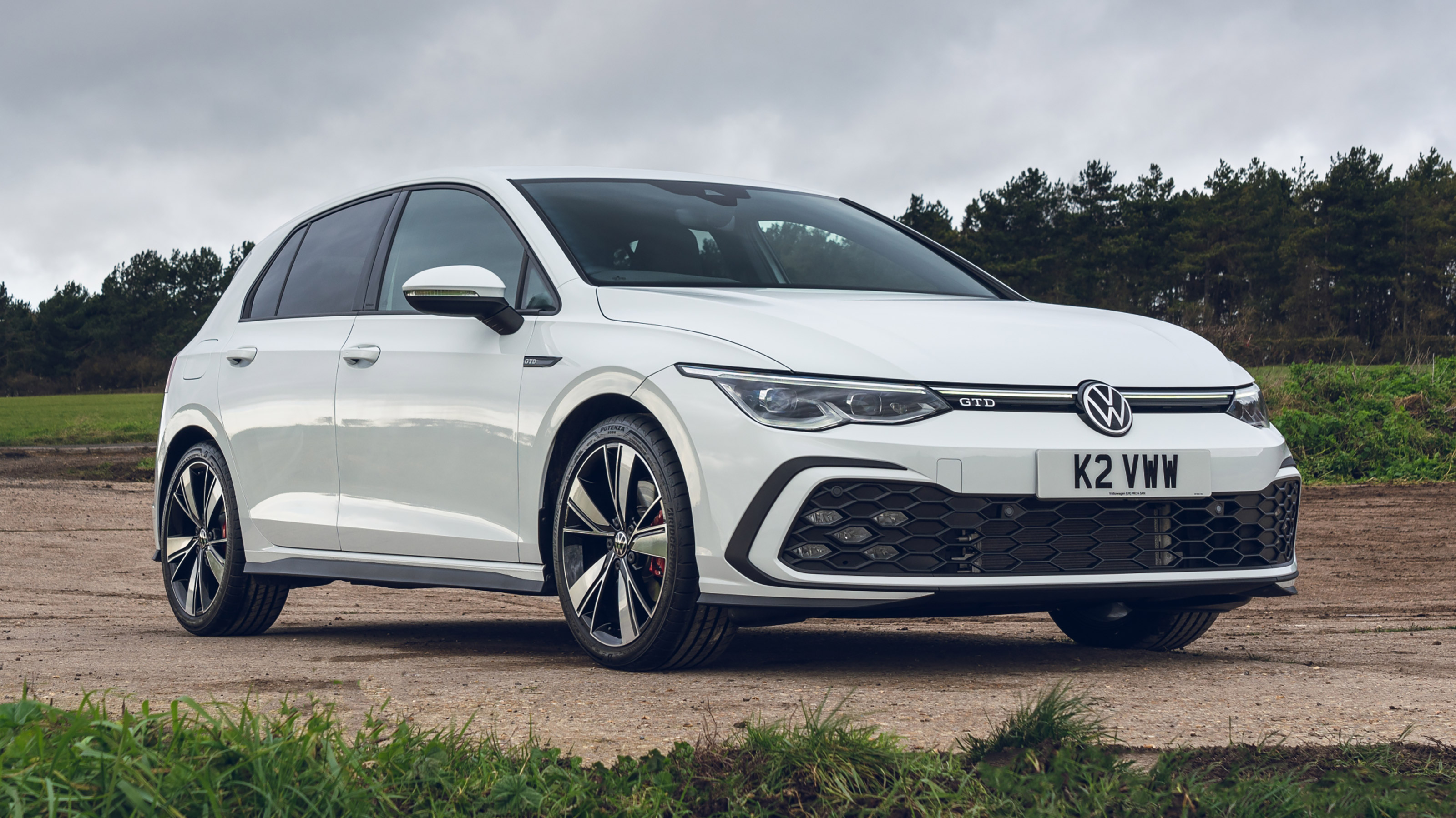 Volkswagen Golf GTD - front static