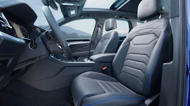 Volkswagen Touareg R - front seats