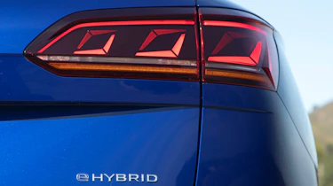 Volkswagen Touareg R - rear light