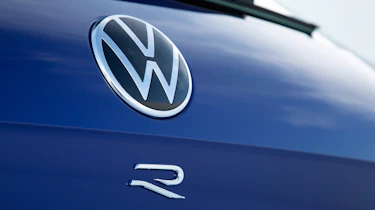 Volkswagen Touareg R - rear badge