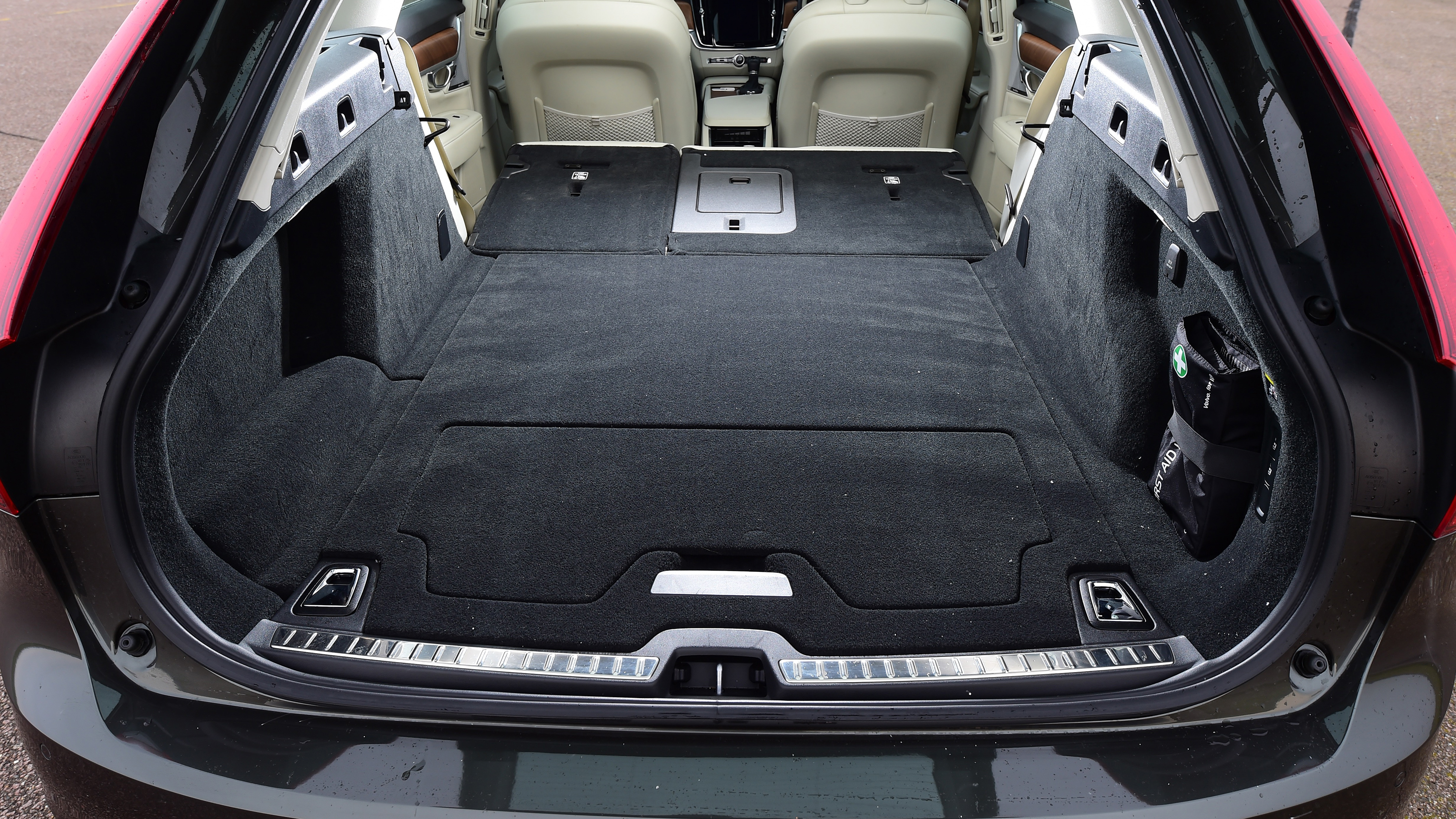 Volvo V90 used guide - boot