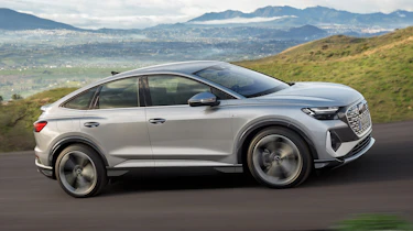 Audi Q4 e-tron Sportback - front action