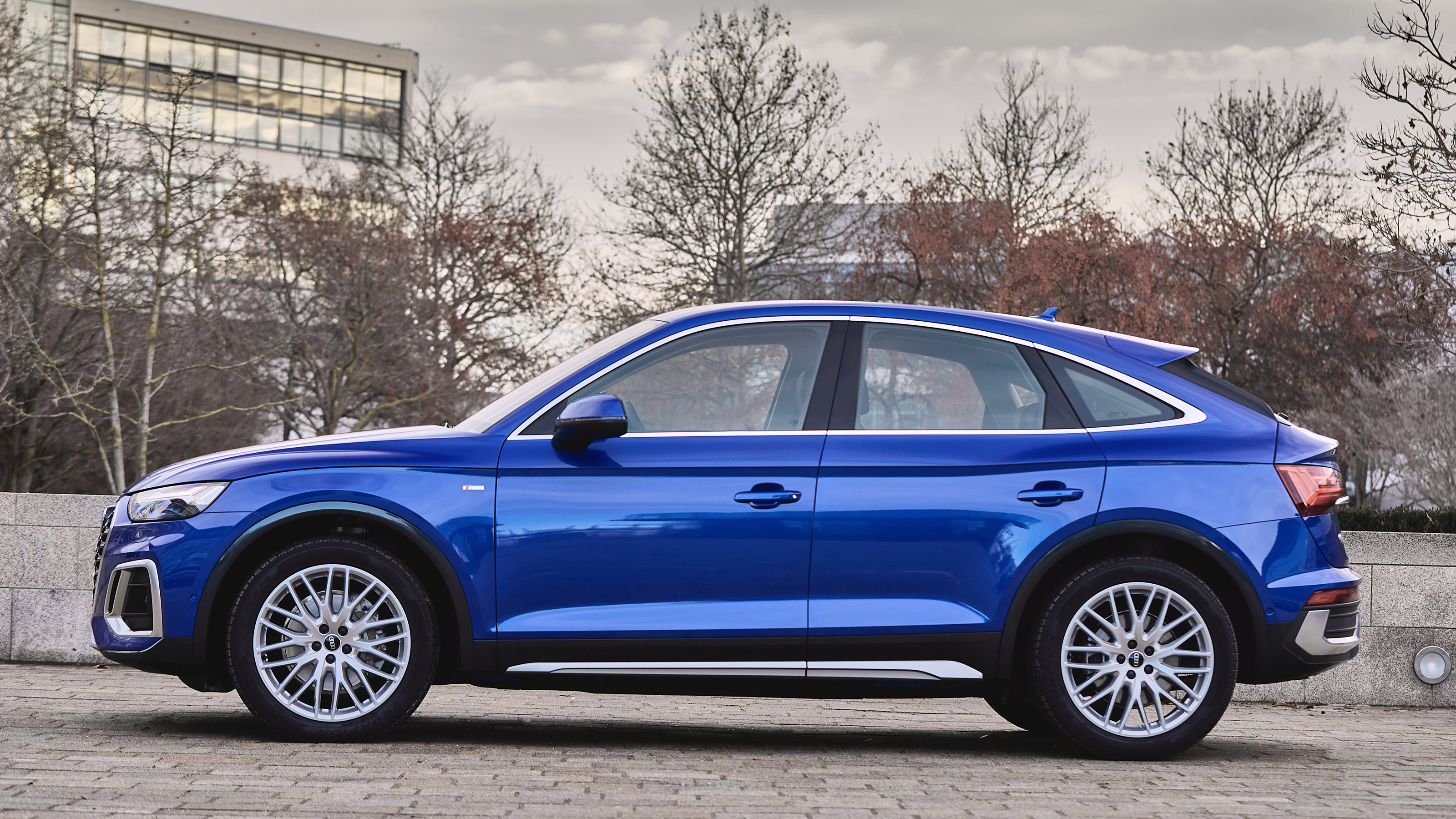 Audi Q5 Sportback - side static
